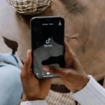Trump Assembles Billionaire Group to Buy TikTok